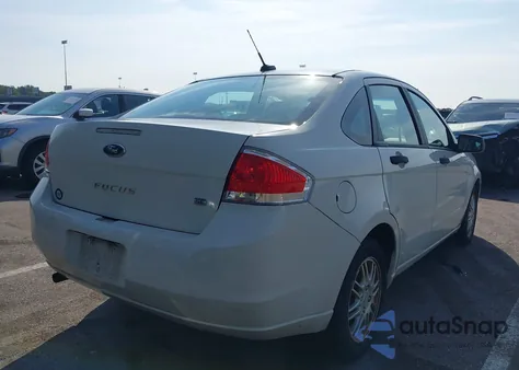 2011 Ford Focus Se z USA, uszkodzony, nr VIN 1FAHP3FN1BW157464
